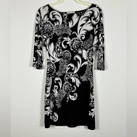 White House Black Market Dresses & Skirts - White House Black Market Dress Paisley Shift Black White Size Extra Small XS